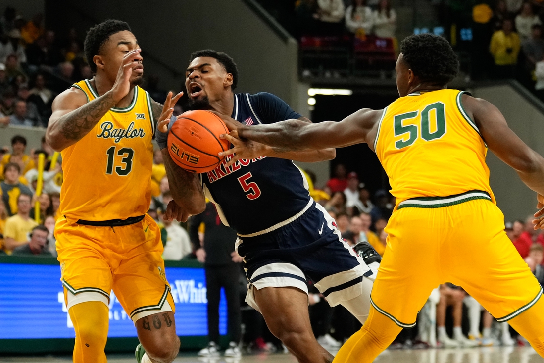 You are currently viewing Balanced scoring propels No. 19 Arizona past Baylor