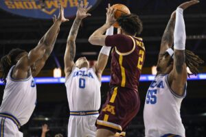 Read more about the article Minnesota puts together another late rally, this time to beat UCLA