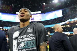 Read more about the article DeVonta Smith joins an elite company that has 3 major accolades as the Eagles stop the Chiefs from a three-peat