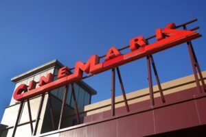 Read more about the article Cinemark Reports Mixed Q4 Results, Restores Shareholder Dividend In Post-Covid Milestone