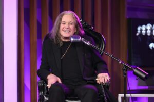 Read more about the article Ozzy Osbourne Announces Retirement, Will Reunite With Black Sabbath For Final Concert