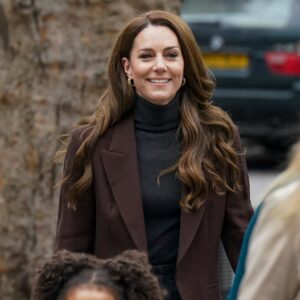 Read more about the article Kate Middleton Fashion Choices Stir Backlash, Prompt Palace Statement