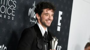 Read more about the article Michael Urie Talks Filming ‘Shrinking’ Season 2 In Altadena