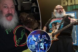 Read more about the article Bowling for Soup guitarist Chris Burney reveals he lost two toes amid health battle — month after retiring from band