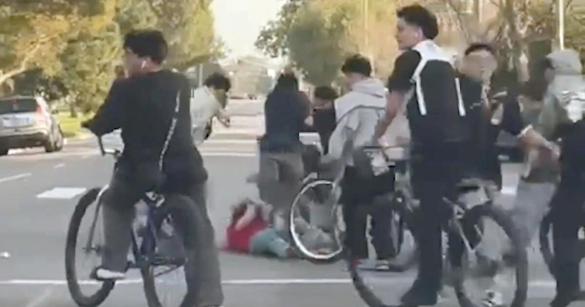 You are currently viewing For the third time in months, teens attack an L.A. driver