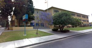 Read more about the article Parent of student is injured in stabbing at Crenshaw High; two people arrested