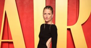 Read more about the article Meryl Streep’s Daughter Mamie Gummer Files for Divorce: Report