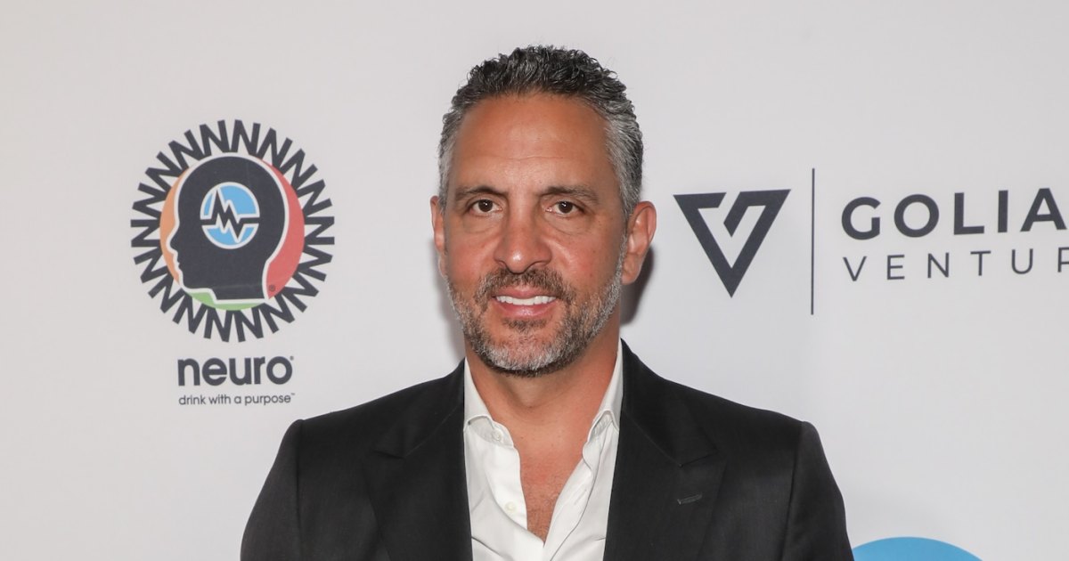 You are currently viewing Mauricio Umansky Shares Surgery Update After Breaking Clavicle