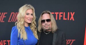 Read more about the article Vince Neil Plane Crash Pilot Saved Motley Crue Star’s Girlfriend: Daughter