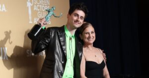 Read more about the article Inside the 2025 SAG Awards: Best Celebrity Photos You Didn’t See