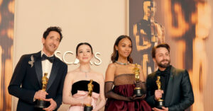 Read more about the article Oscars Draw 18 Million Viewers, an 8% Drop