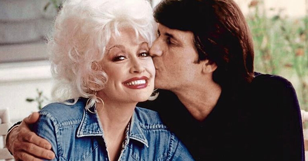 You are currently viewing Carl Dean, Dolly Parton’s Husband of Nearly 60 Years, Dies at 82