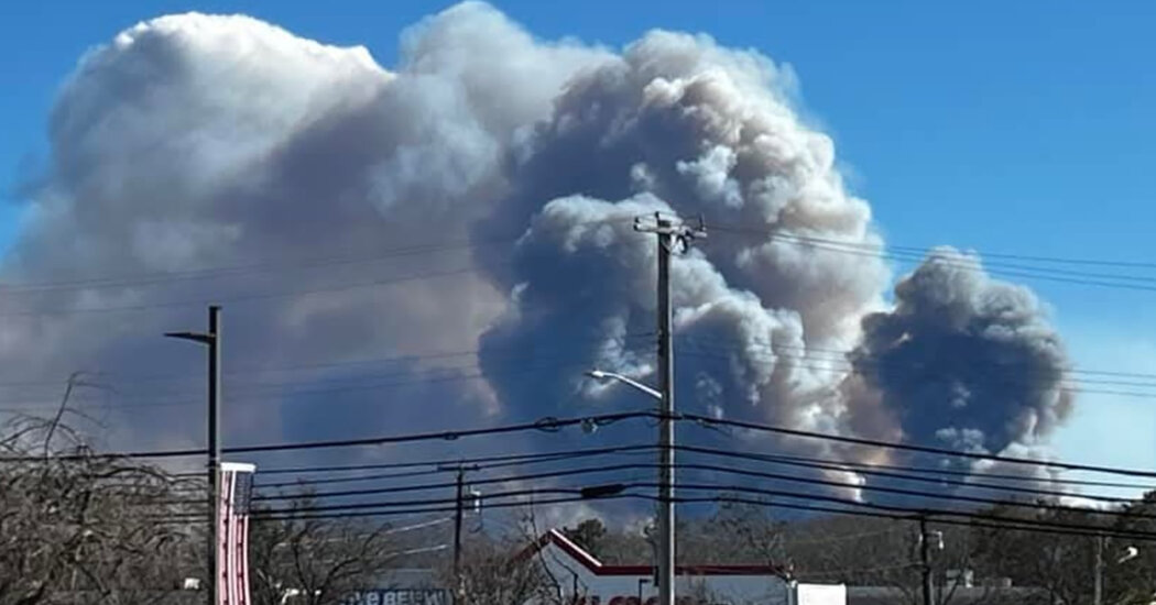 You are currently viewing Wildfires Break Out on Long Island, Prompting Highway Closure