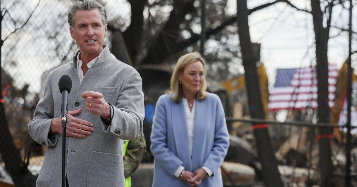 You are currently viewing Newsom suspends landmark environmental laws to speed up wildfire prevention efforts