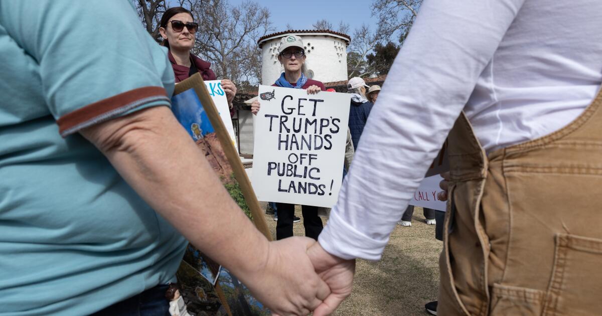 You are currently viewing National Park Service cuts spark protests in Joshua Tree, Santa Monica Mountains