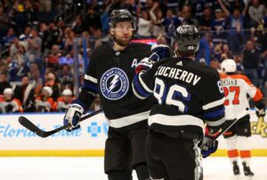 Read more about the article Lightning look to bounce back vs. floundering Flyers