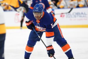 Read more about the article Islanders make Anthony Duclair a healthy scratch in loss to Rangers