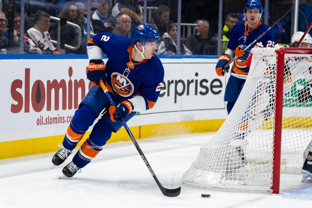 You are currently viewing Islanders’ Mike Reilly finally returns to play following heart surgery